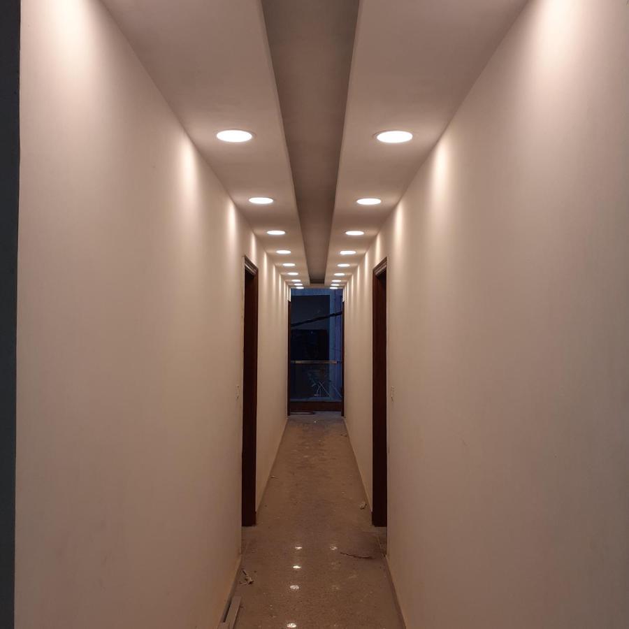 Triom Hotel Delhi  Exterior photo