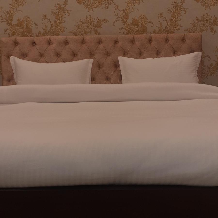 Triom Hotel Delhi  Exterior photo